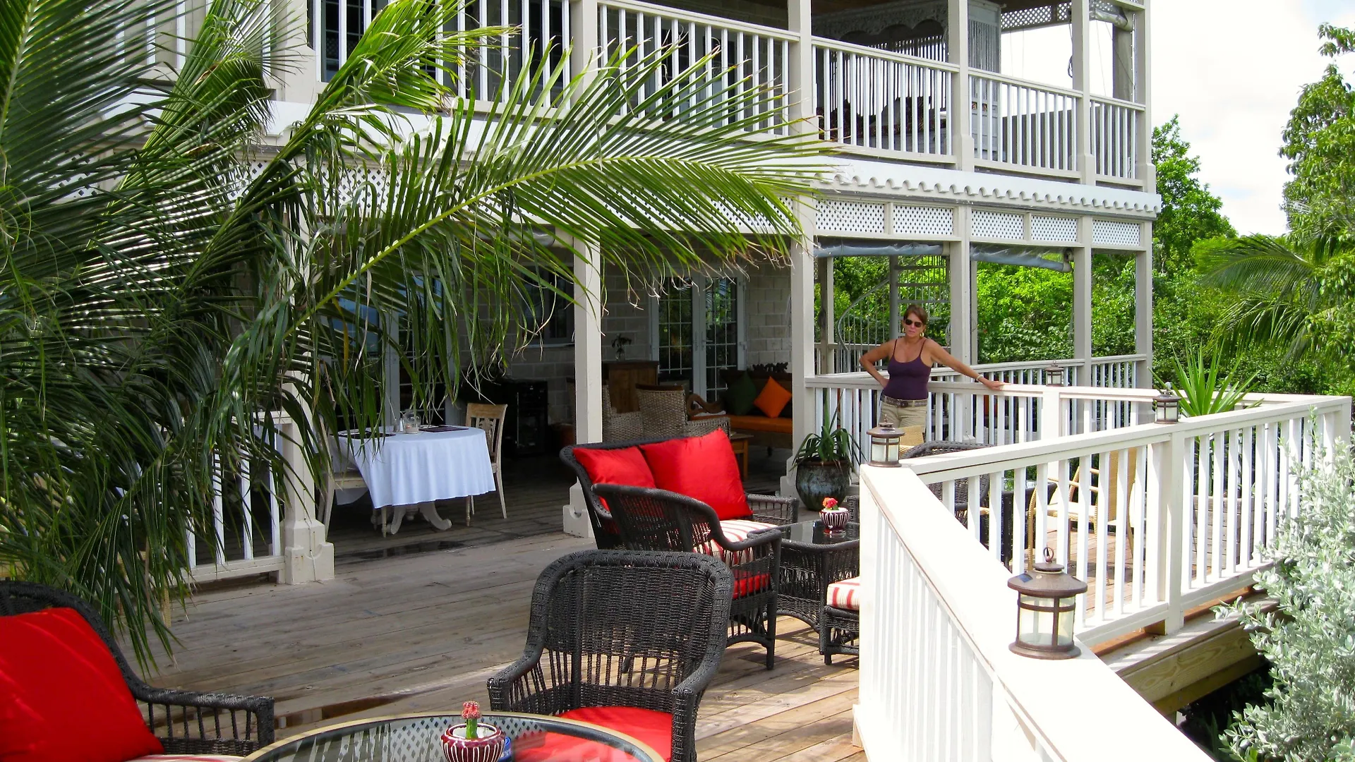 A Stone'S Throw Away Hotel Nassau