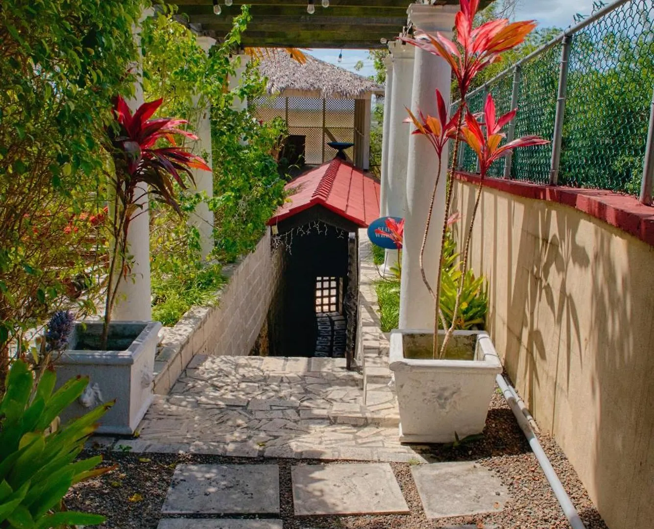 A Stone'S Throw Away Hotel Nassau Bahamas