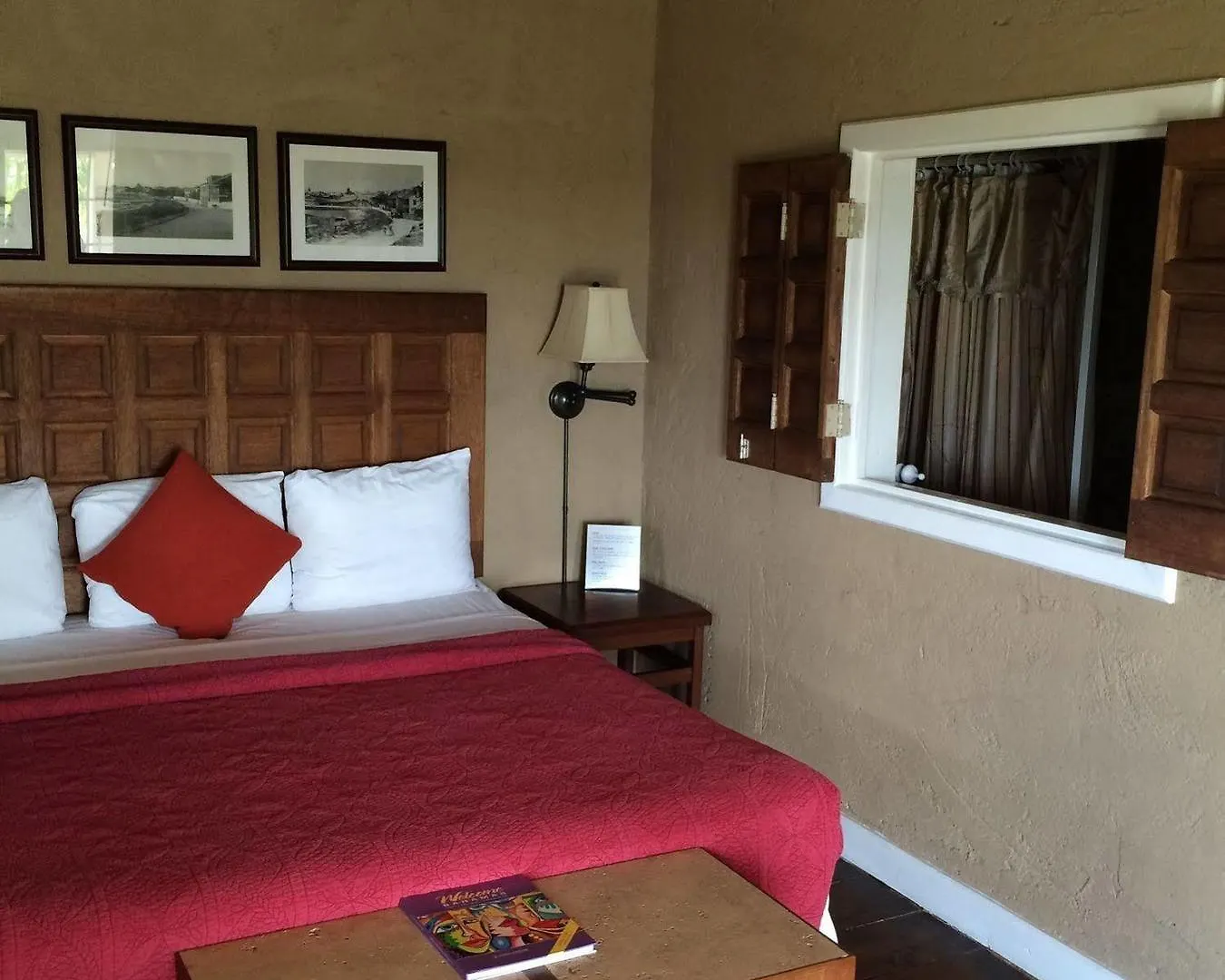 A Stone'S Throw Away Hotel Nassau