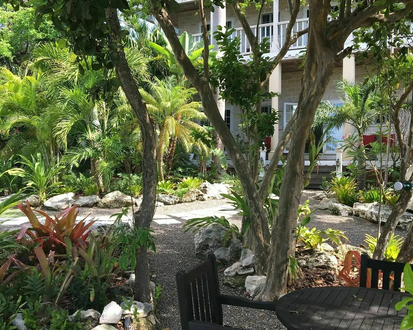 A Stone'S Throw Away Hotel Nassau