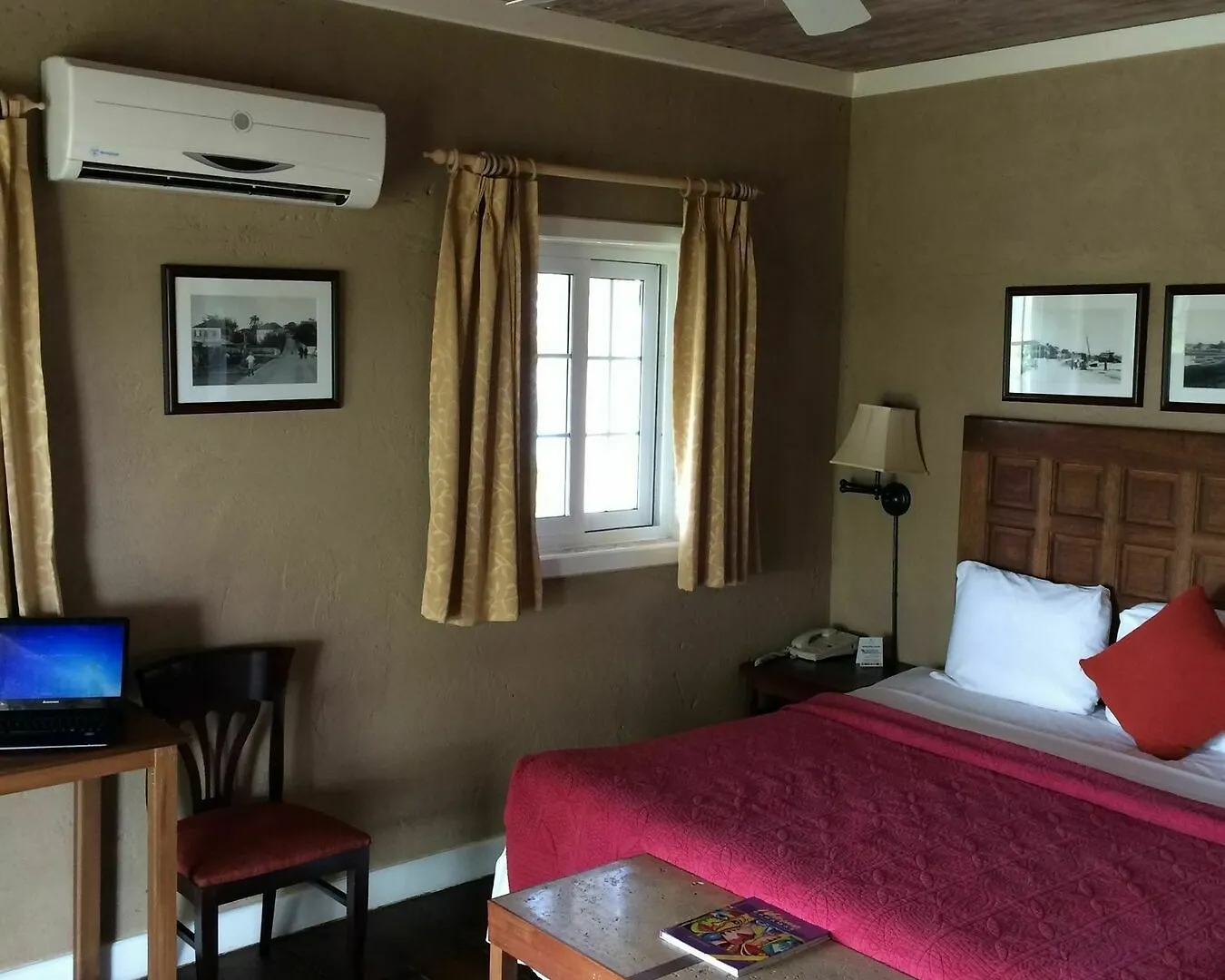 A Stone'S Throw Away Hotel Nassau
