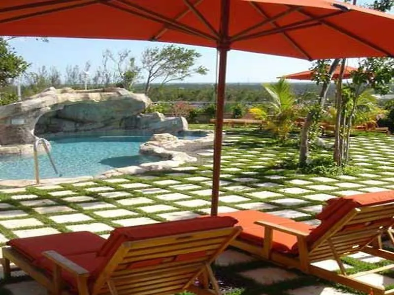 Hotel A Stone'S Throw Away Nassau