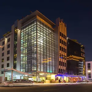 Mena Albarsha At The Mall Apartahotel Dubái