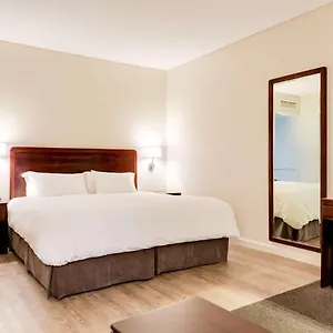 nh-cape-town-the-lord-charles.hotels-capetown.com/