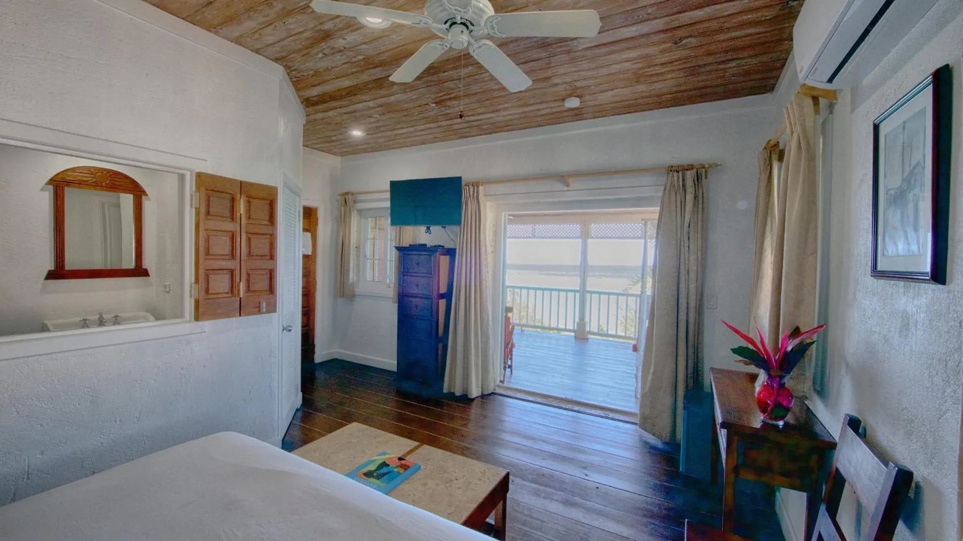 ****  A Stone'S Throw Away Hotel Nassau Bahamas